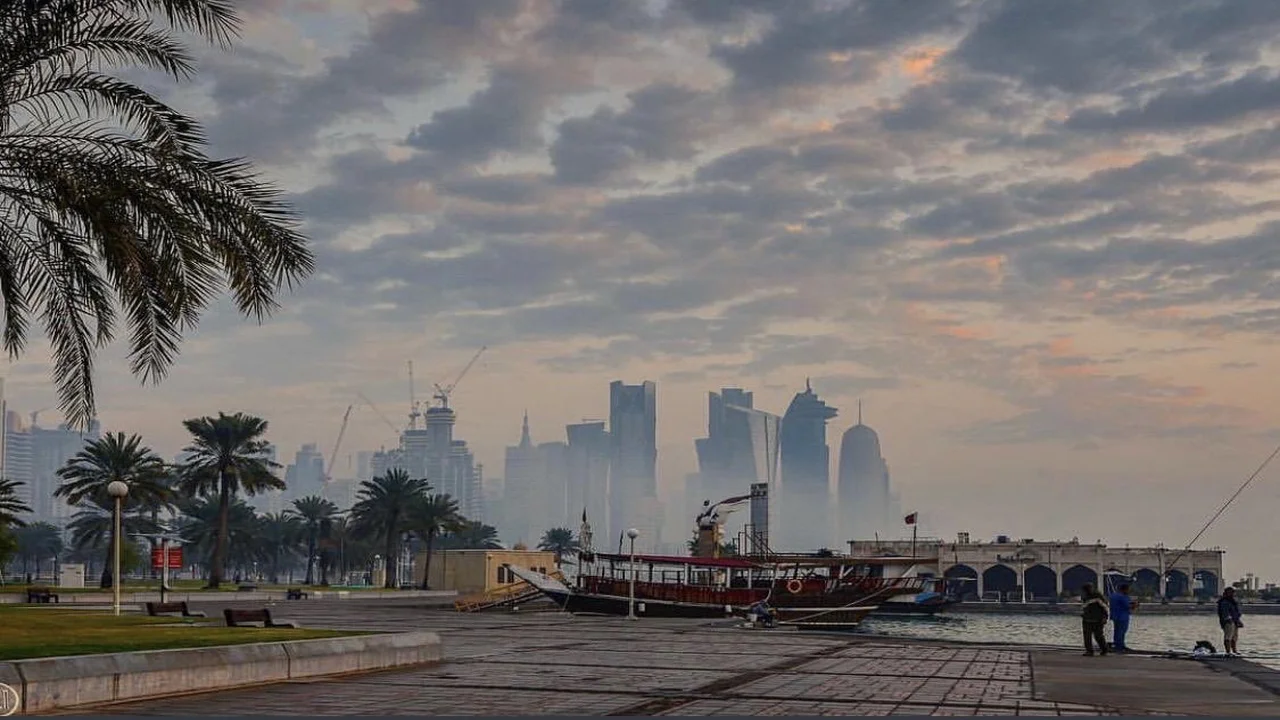 تحذيرات من أمطار رعدية ورياح قوية تضرب السواحل وتؤثر على حركة البحر